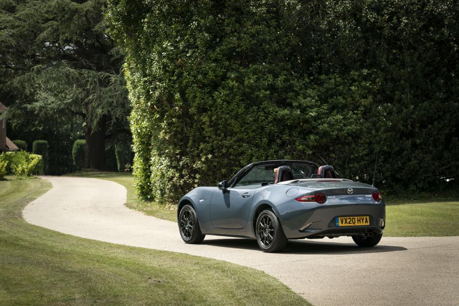  Mazda MX-5 R-Sport (ND) 2020 года  (UK) (фото 58 из 86)